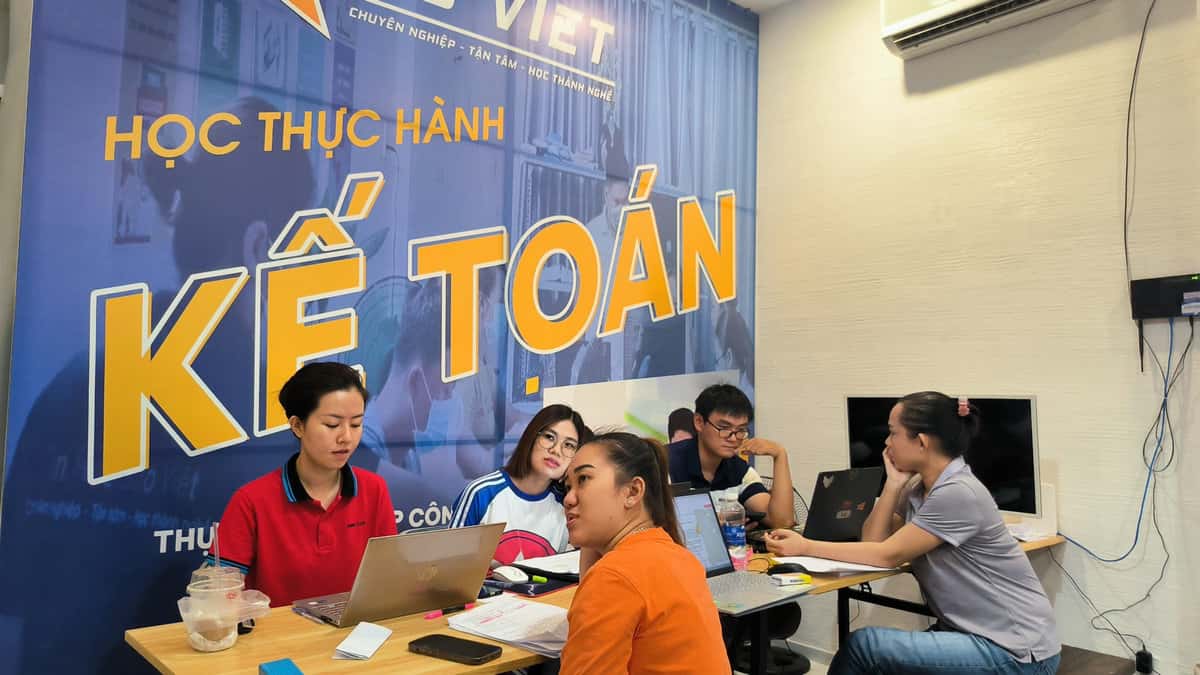 kế toán sao việt