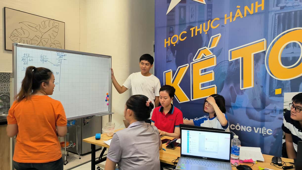 đăng ký học kế toán cần giờ