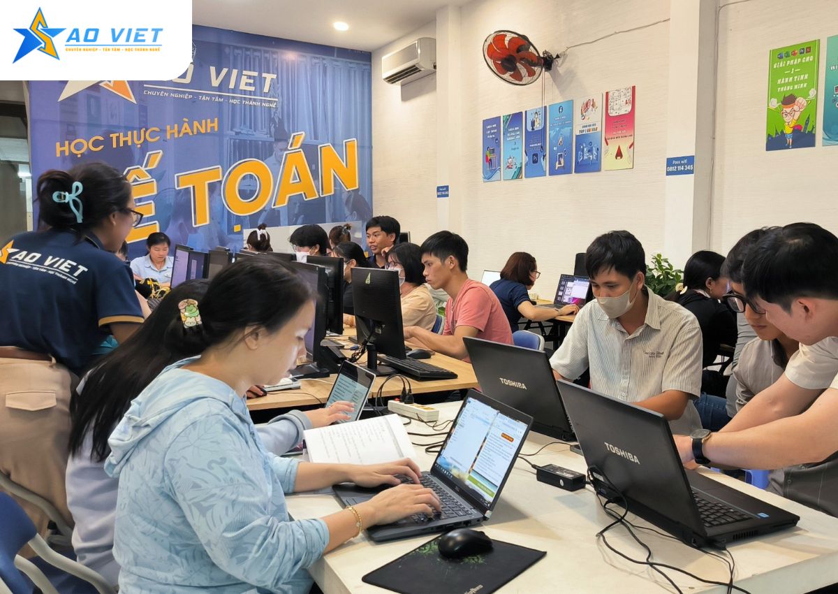 Lợi Ích Khóa Học Kế Toán Tại Tân Uyên