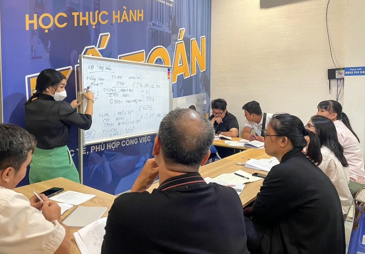 Nên học hành chính nhân sự ở đâu