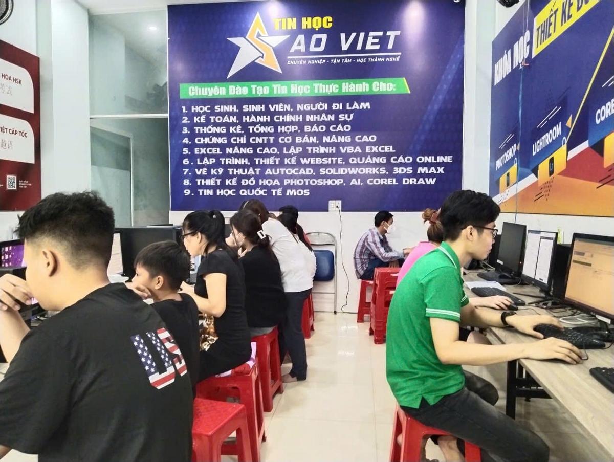 học viên trong khóa học kế toán doanh nghiệp