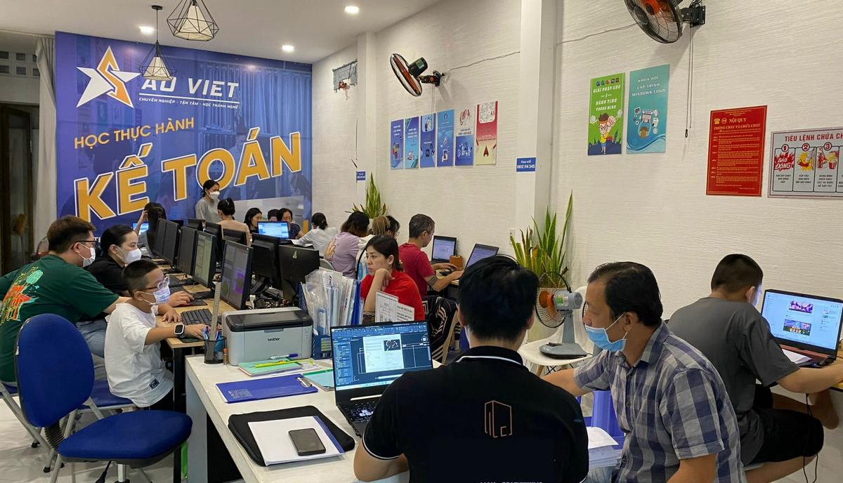Khóa Học Quản Trị Doanh Nghiệp Cung Cấp Những Gì
