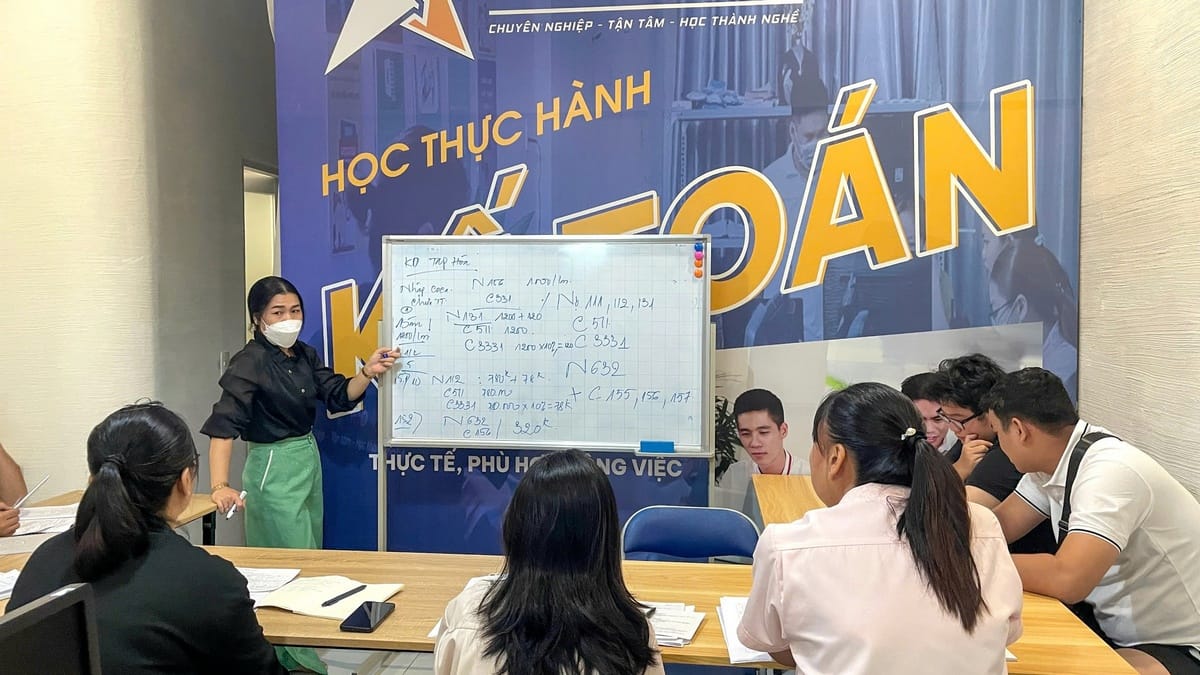 Lộ trình học hành chính nhân sự