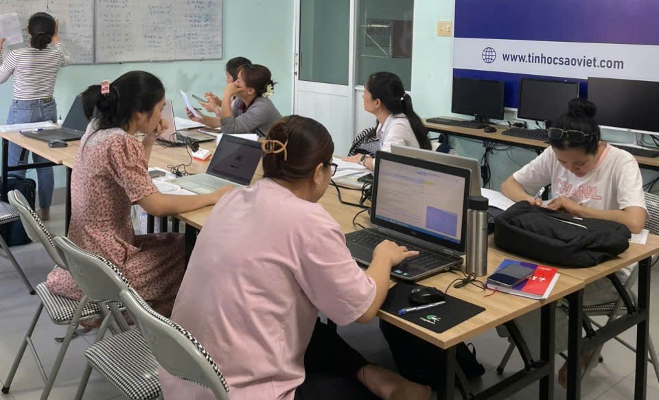 Những Ai Nên Tham Gia Khóa Học Này