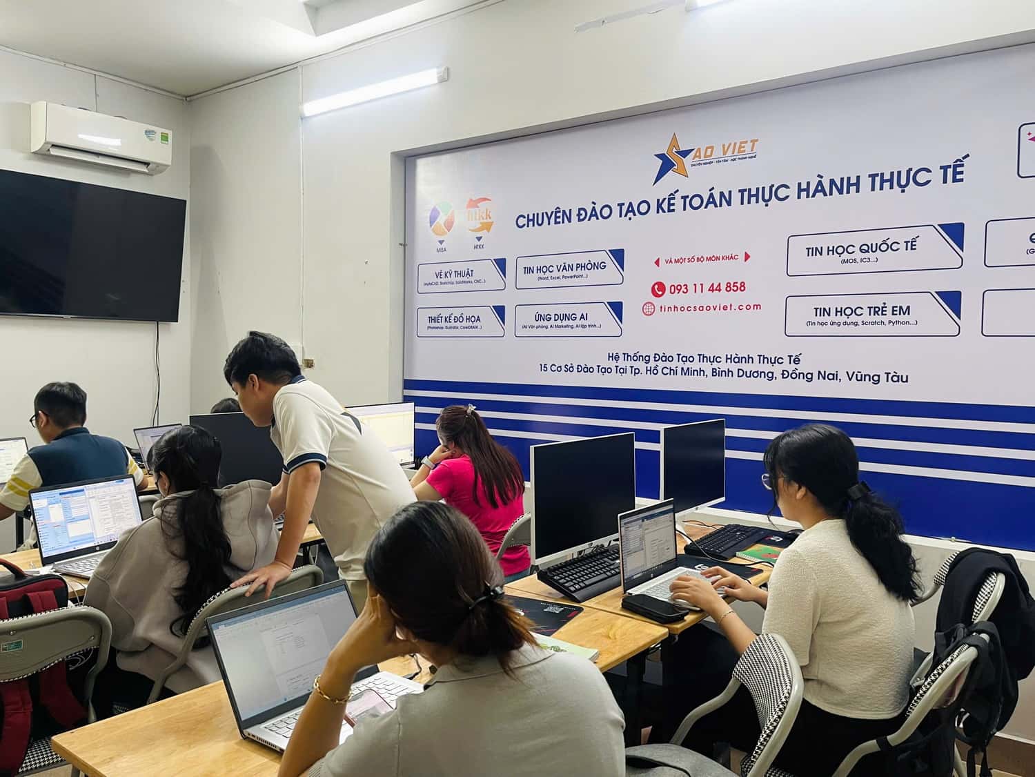 Hạch toán kế toán doanh nghiệp trên Excel